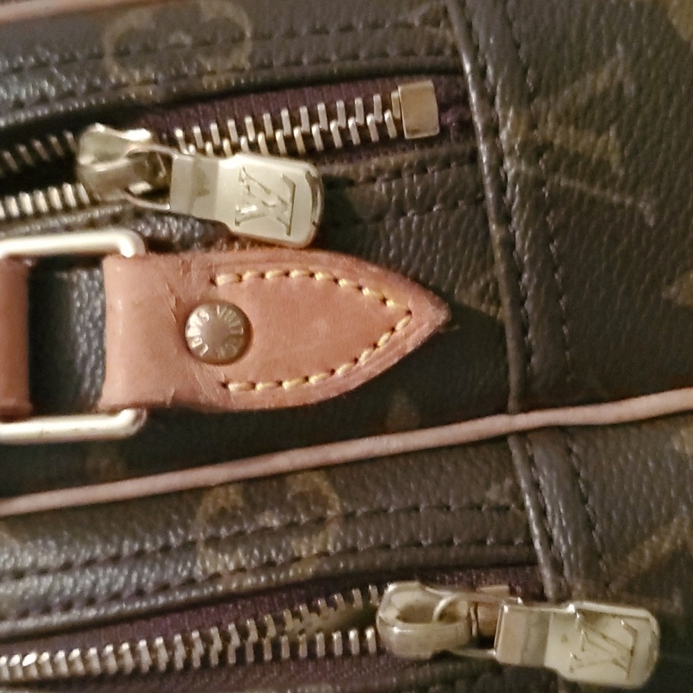 Authentic Louis Vuitton Reporter - Picture 6 of 11
